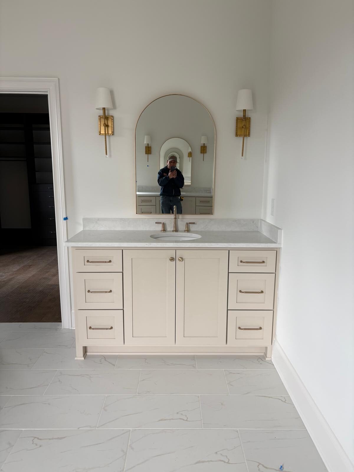 Bathrooms & Vanities